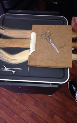 1 scissors-hair-extensions-hair