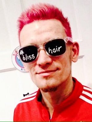 bright-pink-hair-2