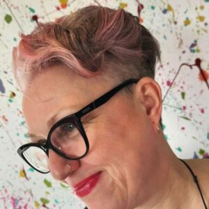 Bliss Disconnected Short Summer Hairstyles 1
