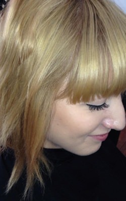 2 hair-extensions-colour-blonde
