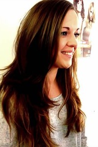 chestnut-hair-wavy-long-curly-hair