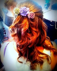 bride-wedding-hair-set-curls