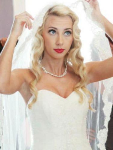 long-flowing-bridal-wedding-hair
